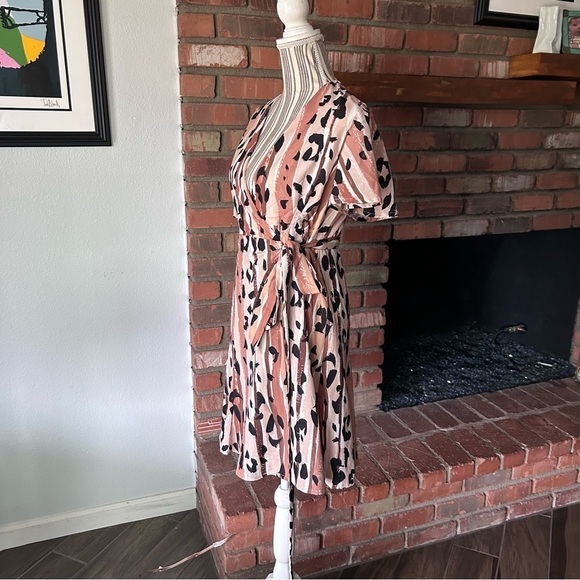 Anthropologie Hutch Blaise Leopard Print Wrap Dress Sz S PETITE - Picture 5 of 9